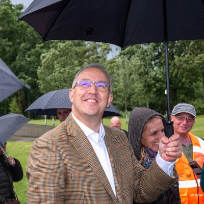 In gelijke voetsporen: Burgemeester Aboutaleb & diensthond Bumper.